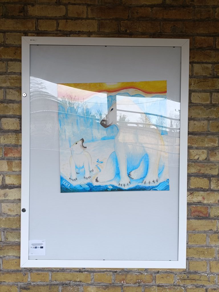 Student artwort, a polar bear and cub